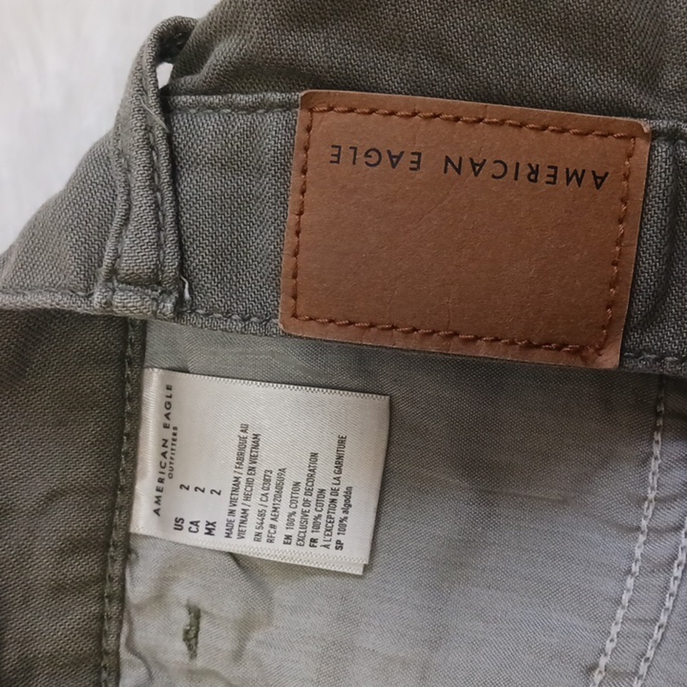 American Eagle Outfitters Green Jean Shorts Distressed High-Waisted - Picture 2 of 2